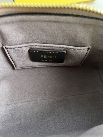 フェンディバッグ角部分ディテール